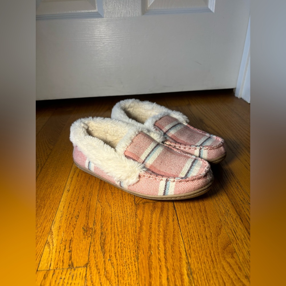 Fuzzy slippers - Picture 2 of 5